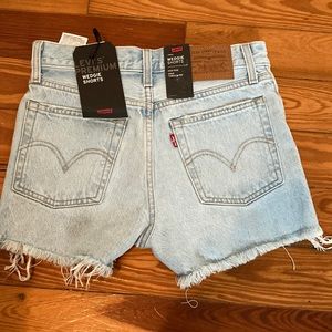 Levi’s Wedgie Shorts Size 25